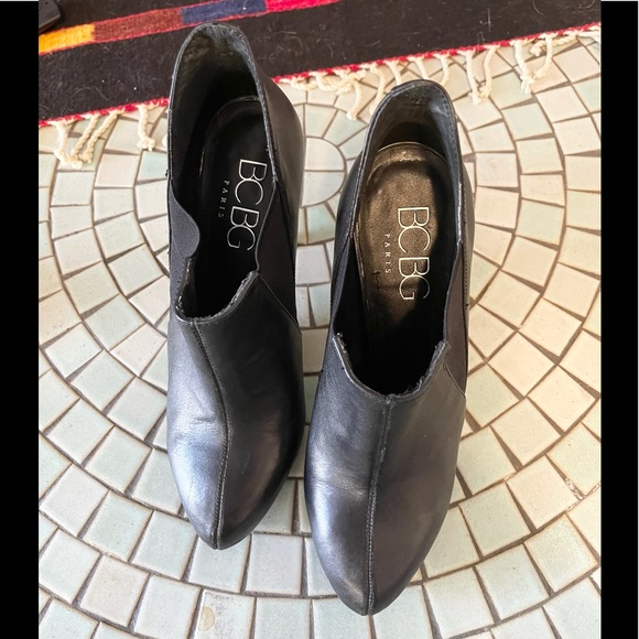 Sassy BCBG Paris stiletto booties! - Picture 4 of 14